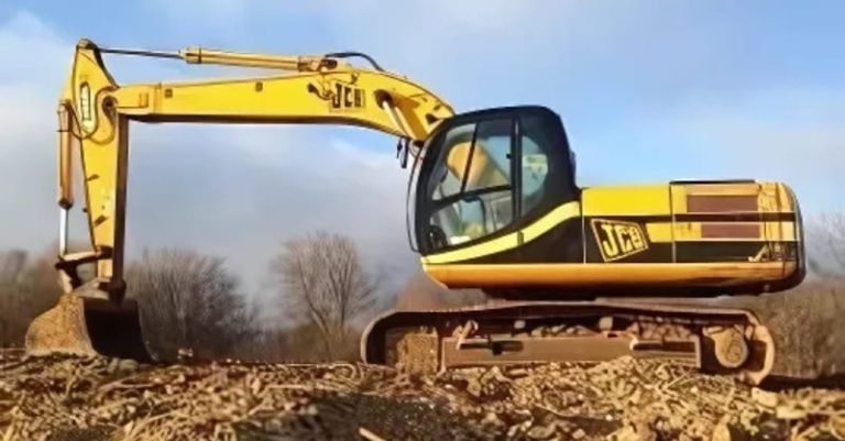 What Are the Top Factors to Consider When Purchasing Heavy Equipment?