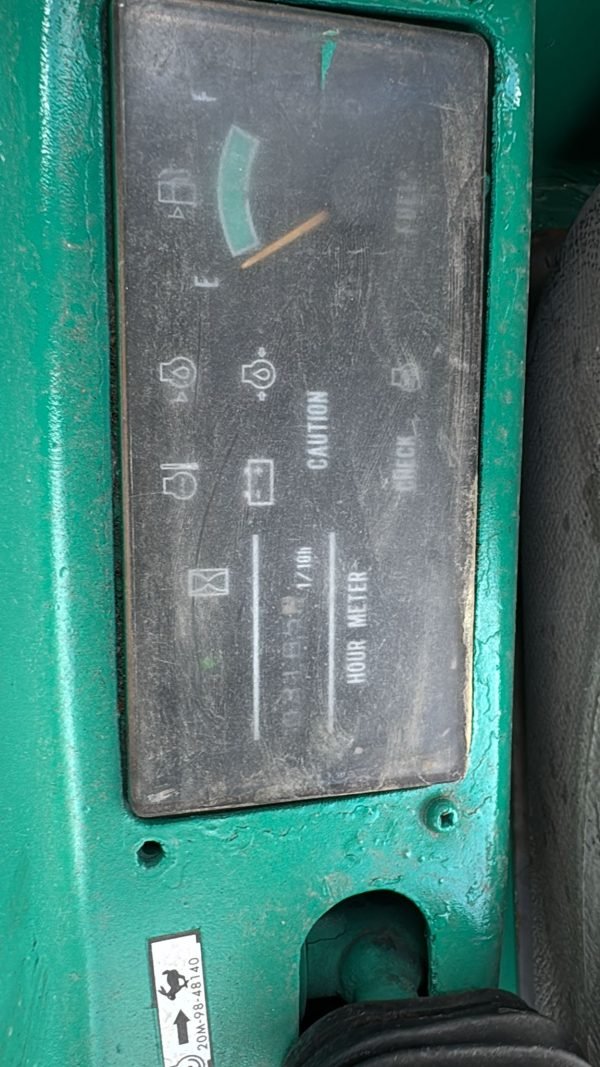Komatsu Model  pC15R-8