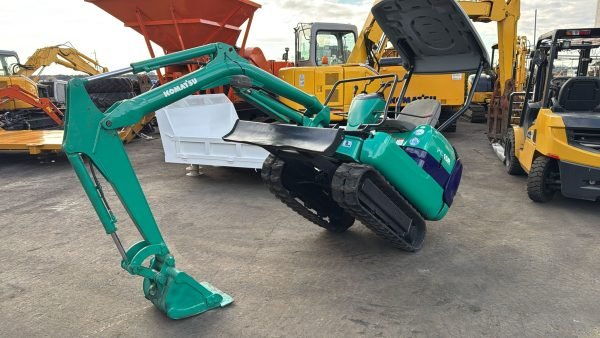 Komatsu Model  pC15R-8